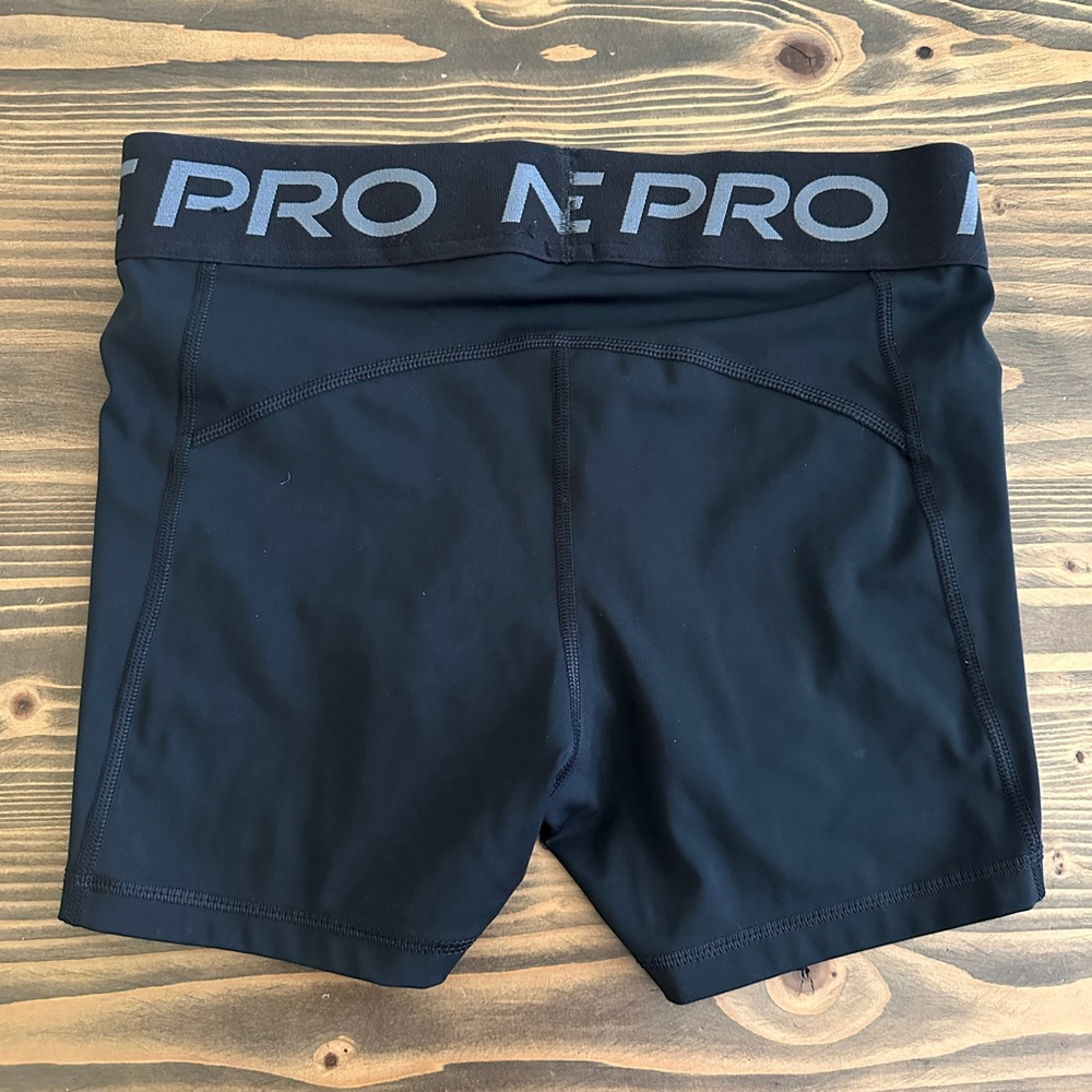 Nike Pro Women's Black Athletic Shorts M Stretch Workout Running Gym Performance - Picture 3 of 5